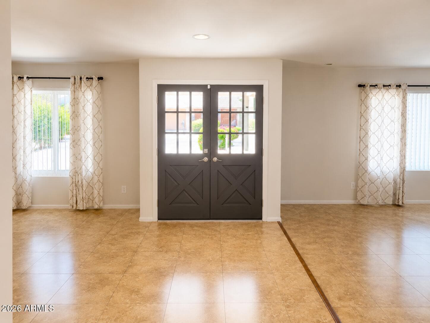11460 S PAWNEE Circle, Phoenix, AZ 85044 — photo 2 of 18