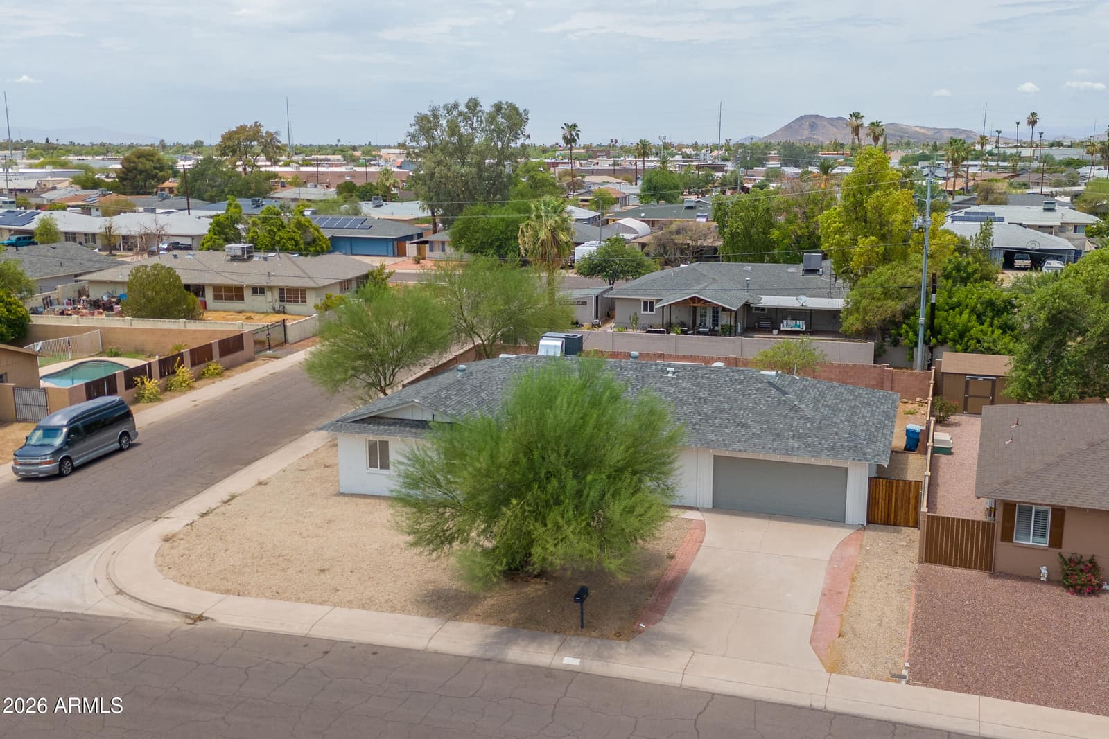 2290 W VILLAGE Drive, Phoenix, AZ 85023 — photo 9 of 38