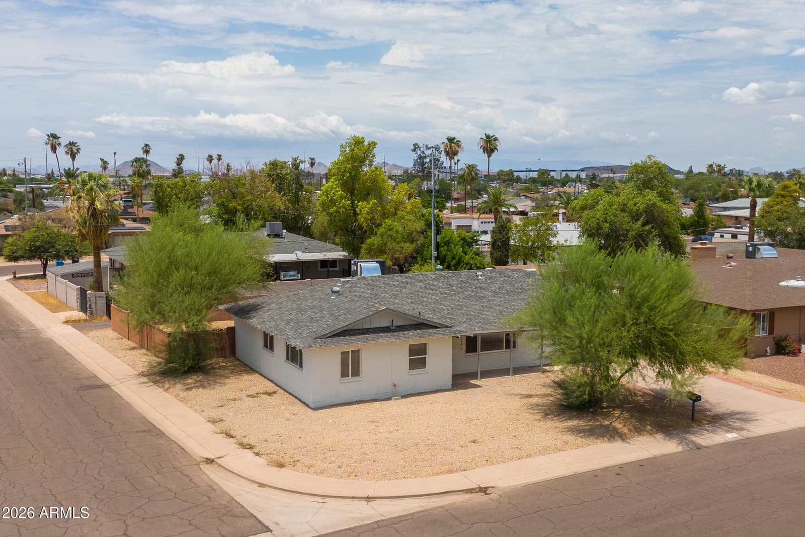 2290 W VILLAGE Drive, Phoenix, AZ 85023 — photo 11 of 38