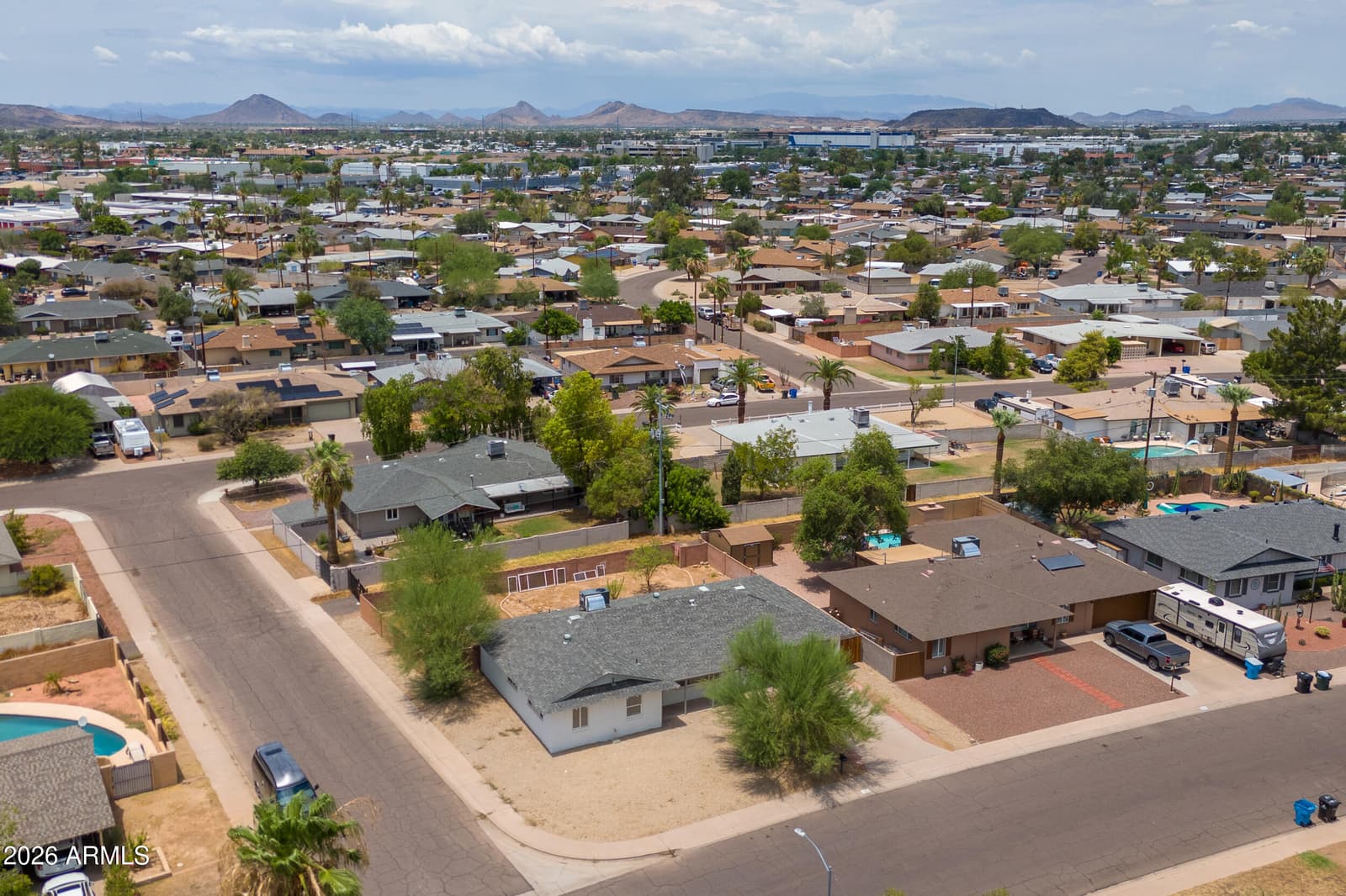 2290 W VILLAGE Drive, Phoenix, AZ 85023 — photo 12 of 38