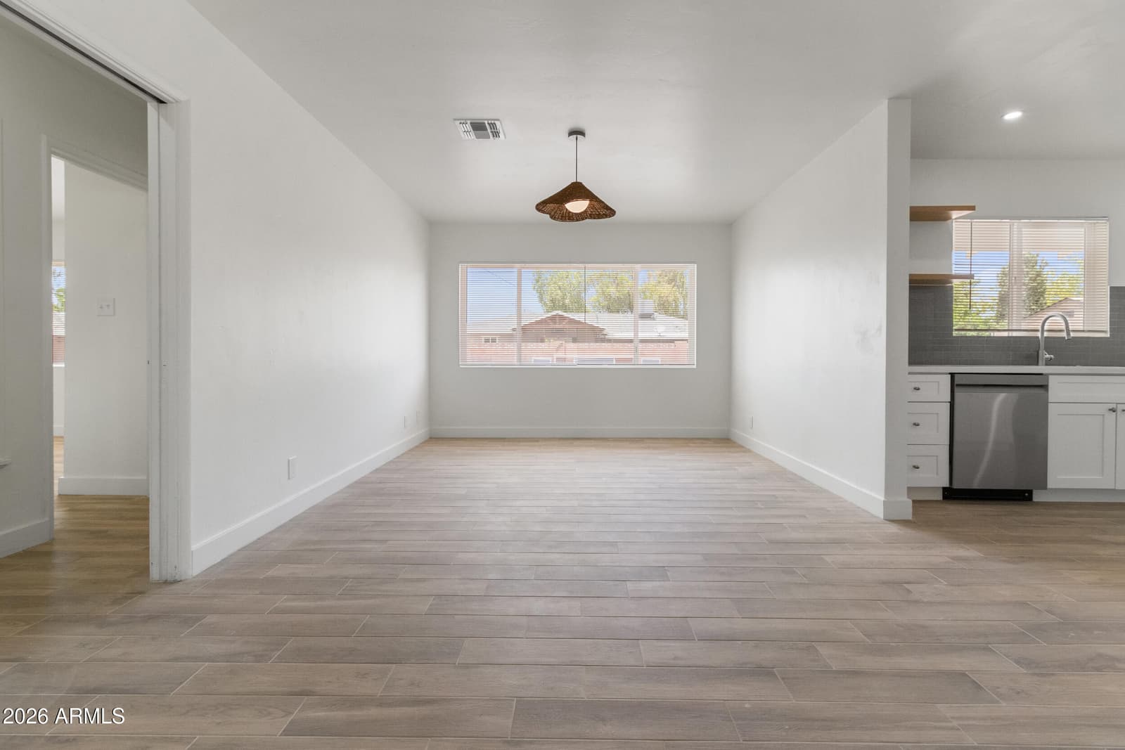 2290 W VILLAGE Drive, Phoenix, AZ 85023 — photo 4 of 38