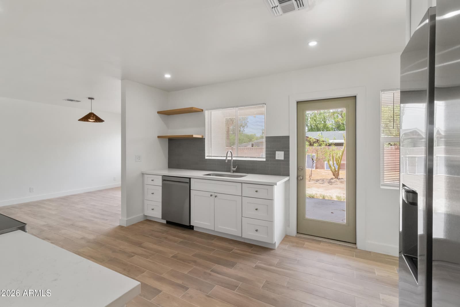 2290 W VILLAGE Drive, Phoenix, AZ 85023 — photo 10 of 38