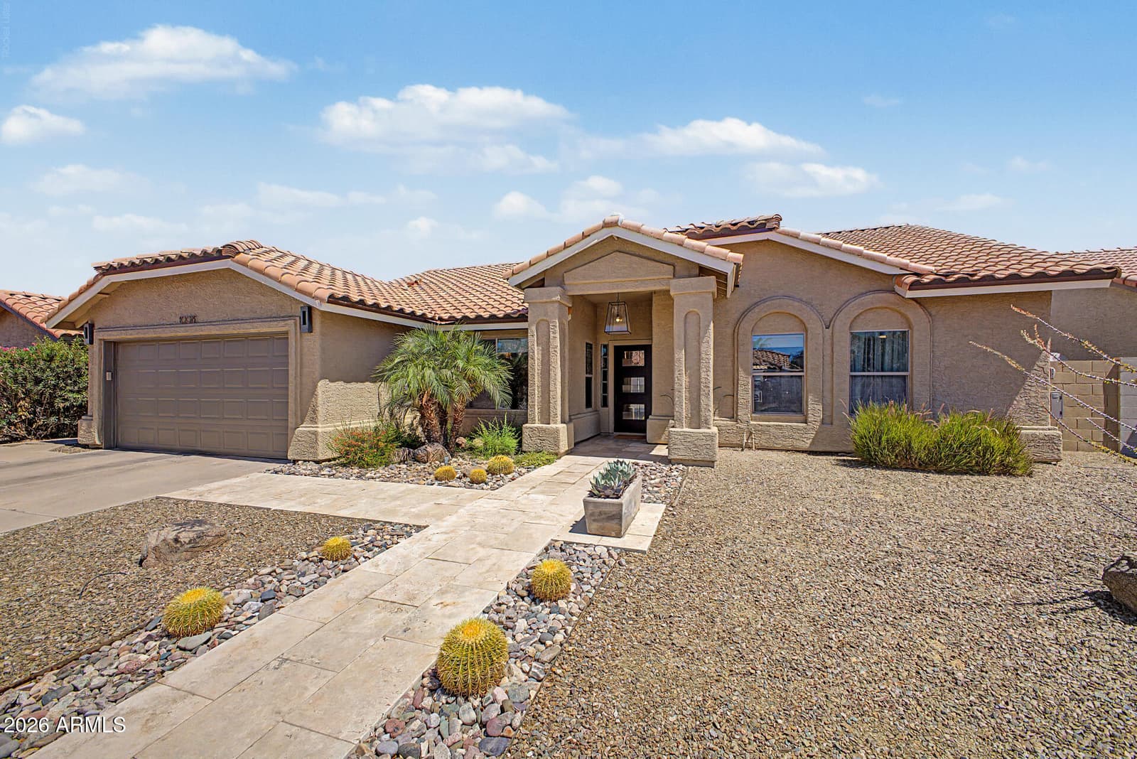 1008 W Barcelona Drive, Gilbert, AZ 85233 — photo 1 of 48