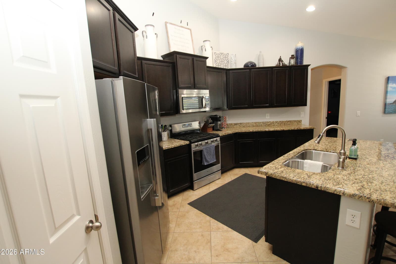 7621 W PECK Drive, Glendale, AZ 85303 — photo 11 of 52