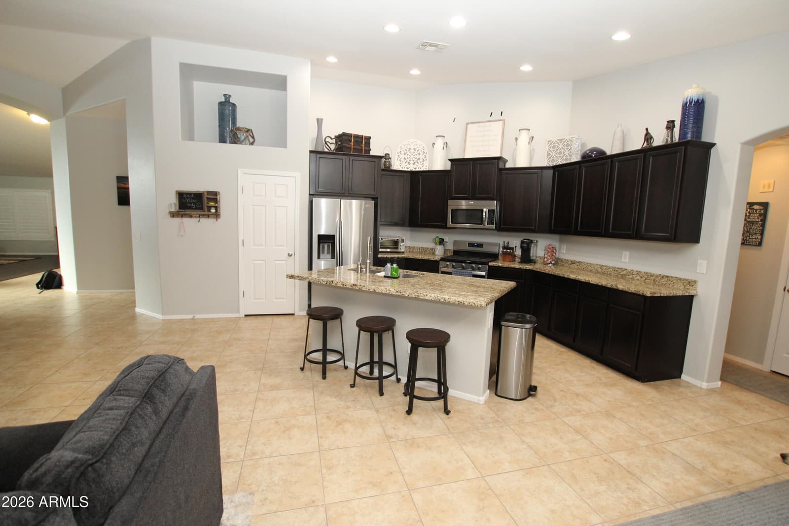 7621 W PECK Drive, Glendale, AZ 85303 — photo 16 of 52