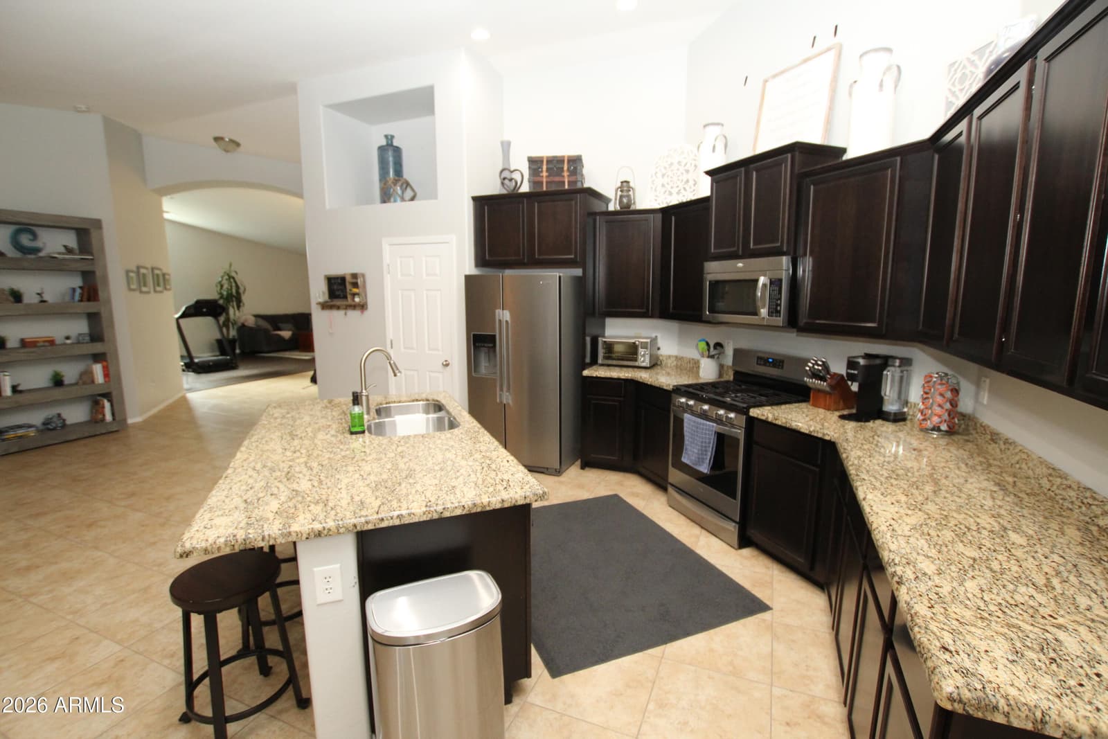 7621 W PECK Drive, Glendale, AZ 85303 — photo 15 of 52
