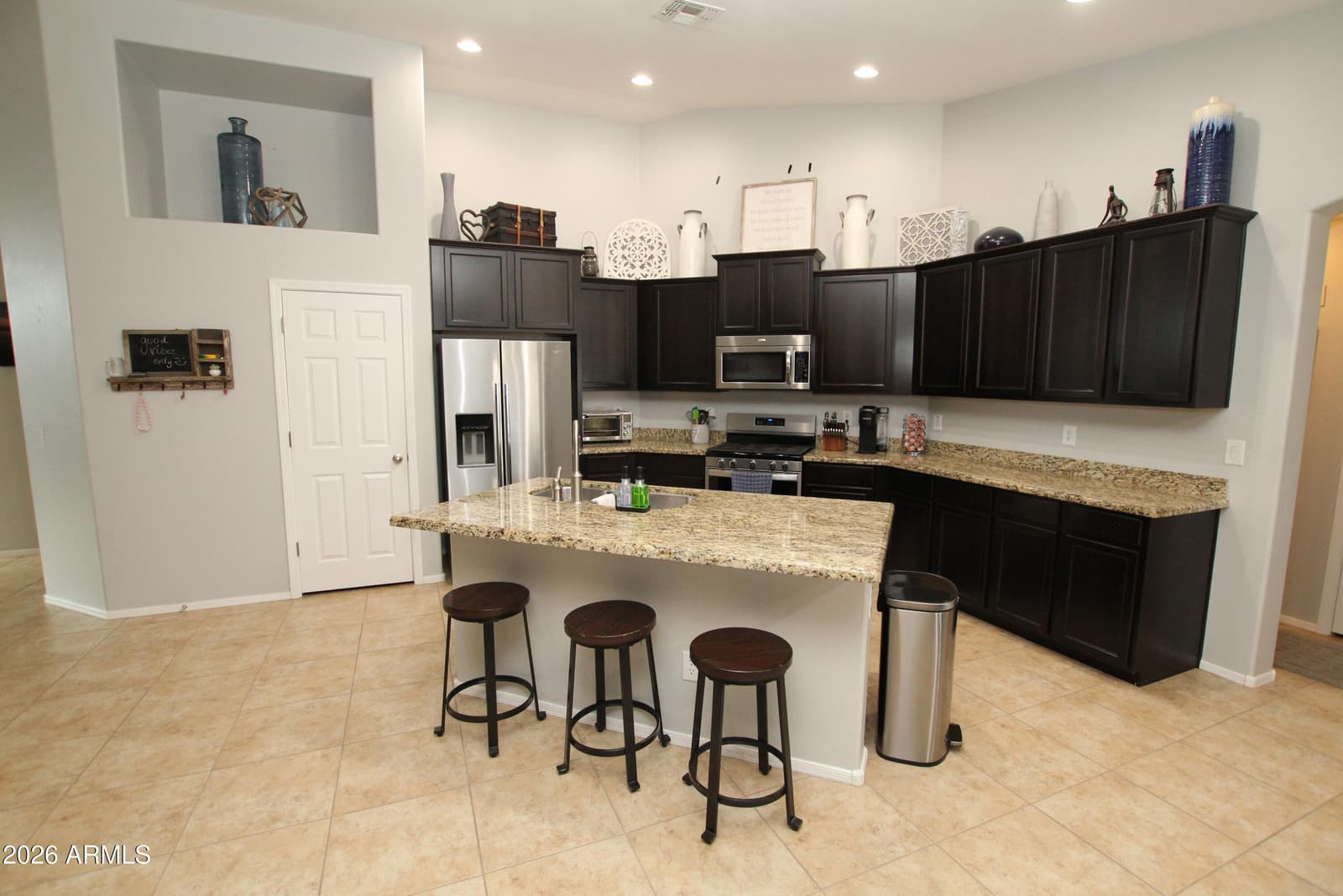 7621 W PECK Drive, Glendale, AZ 85303 — photo 17 of 52