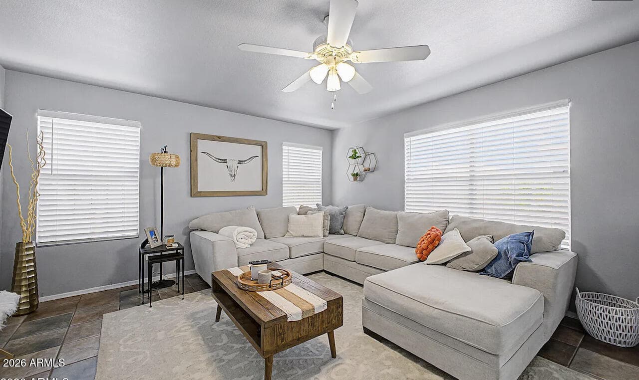524 W NARANJA Avenue, Mesa, AZ 85210 — photo 5 of 28