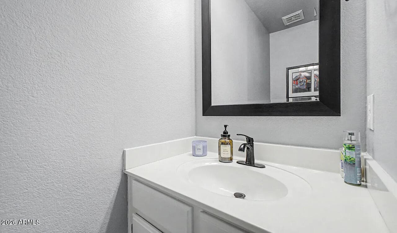 524 W NARANJA Avenue, Mesa, AZ 85210 — photo 20 of 28