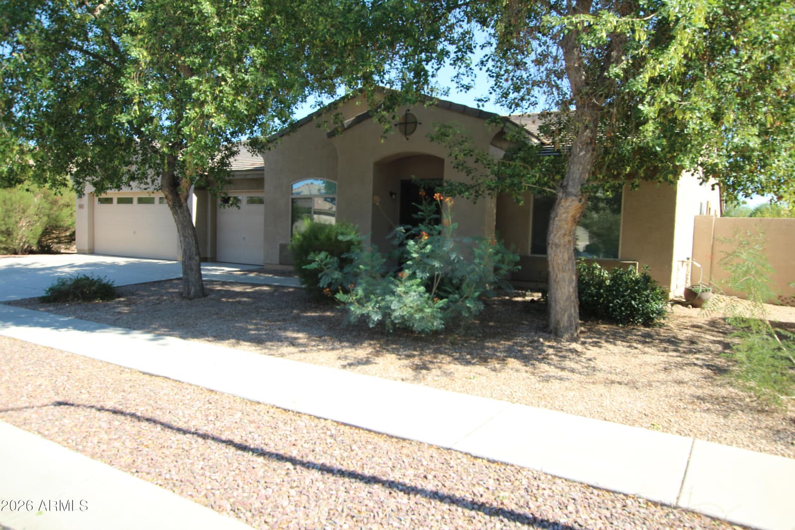 7621 W PECK Drive, Glendale, AZ 85303 — photo 3 of 52