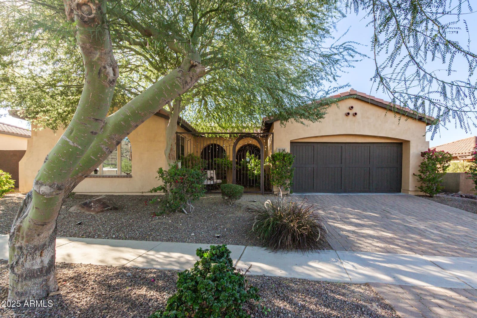 9108 S 15TH Way, Phoenix, AZ 85042 — photo 4 of 44