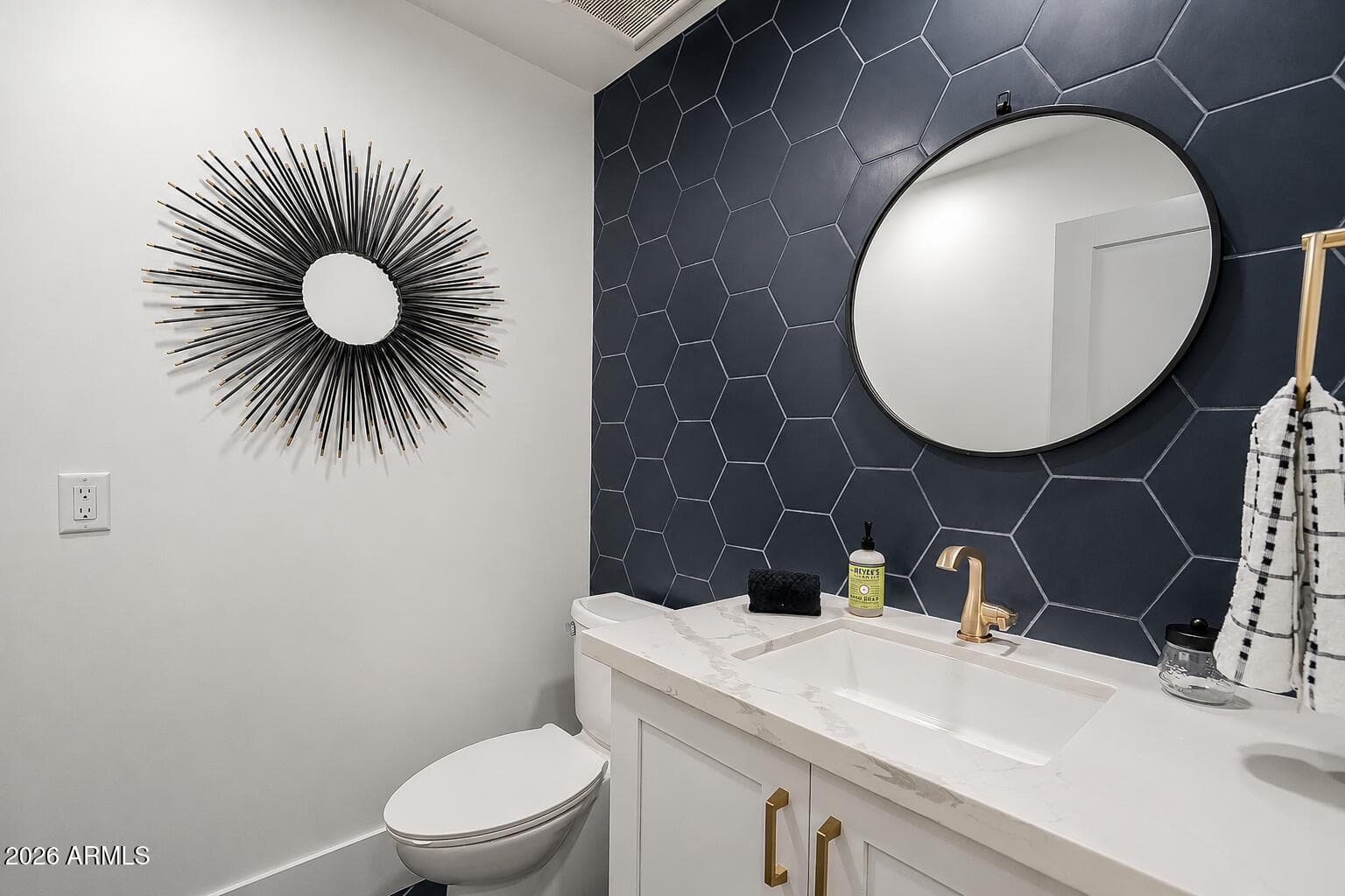4552 N 52ND Place, Phoenix, AZ 85018 — photo 11 of 20
