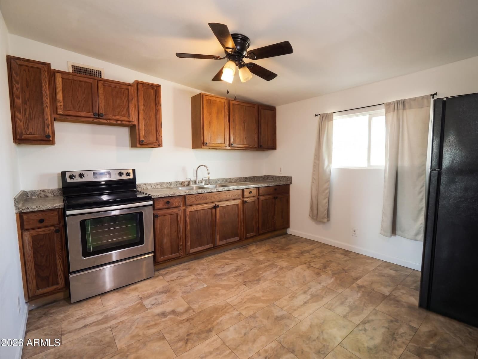 742 W BROADWAY Road, Phoenix, AZ 85041 — photo 3 of 19