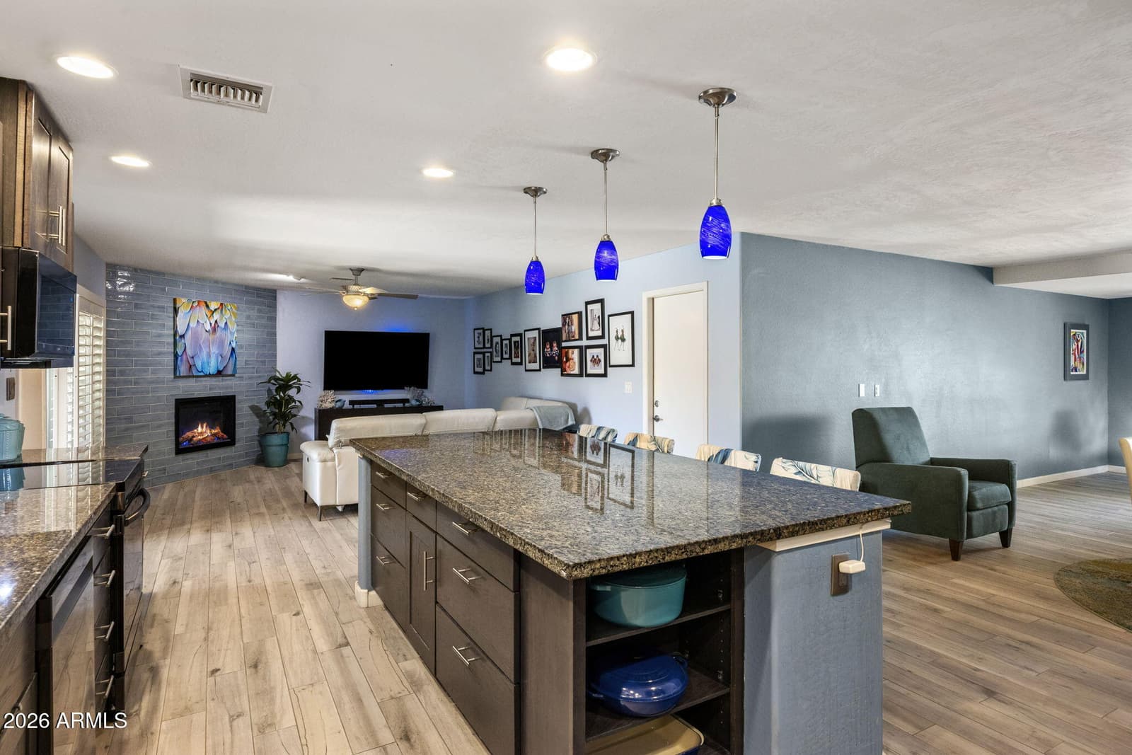 417 E BECK Lane, Phoenix, AZ 85022 — photo 11 of 30