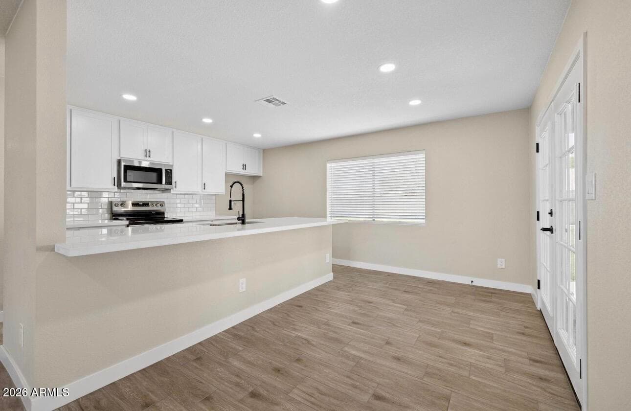11810 S COCONINO Street, Phoenix, AZ 85044 — photo 10 of 32