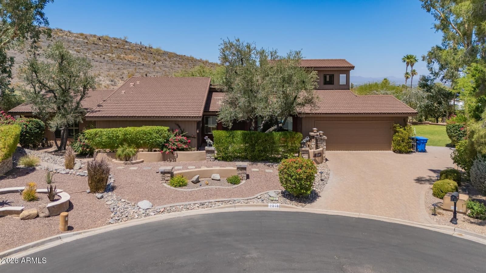 2356 E CHERYL Drive, Phoenix, AZ 85028 — photo 3 of 59