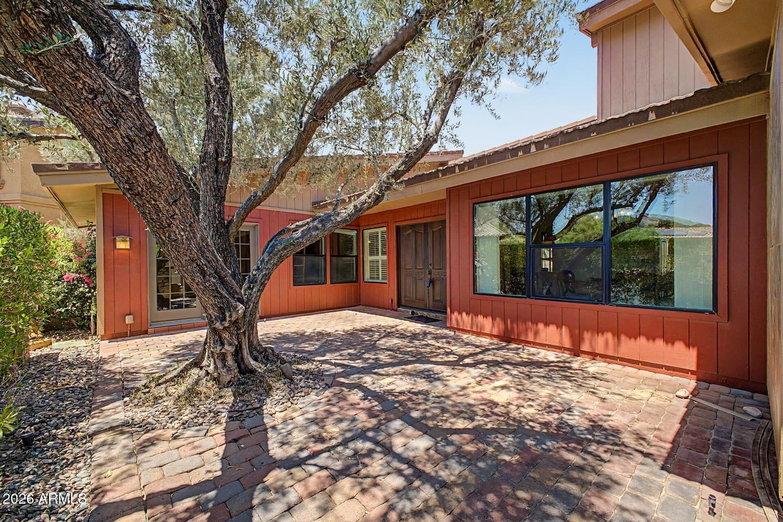 2356 E CHERYL Drive, Phoenix, AZ 85028 — photo 10 of 59