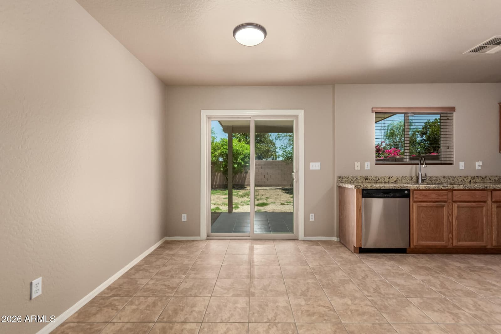 7917 W NAPOLI Street, Phoenix, AZ 85043 — photo 5 of 16
