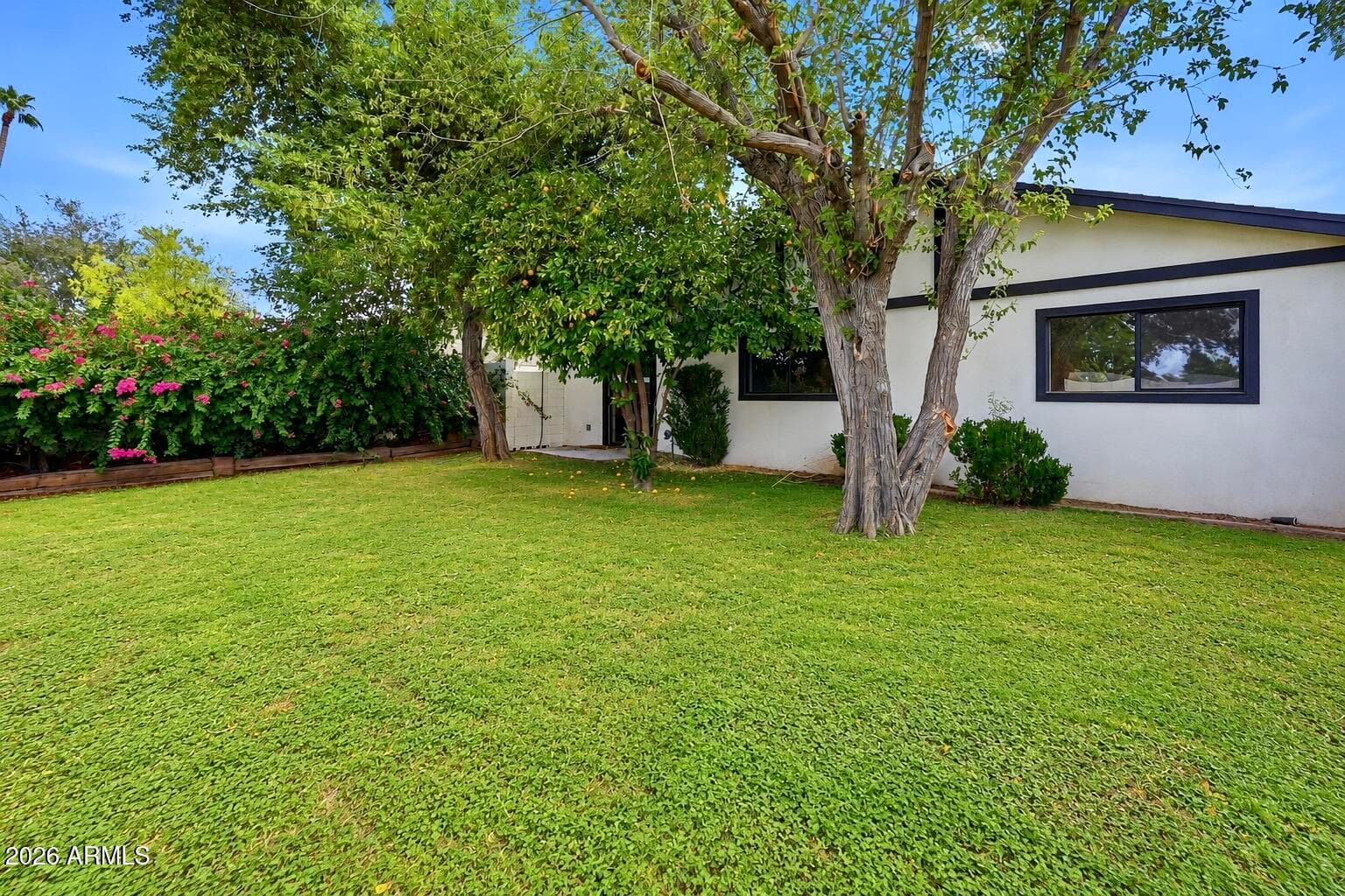 524 W HARMONT Drive, Phoenix, AZ 85021 — photo 38 of 46