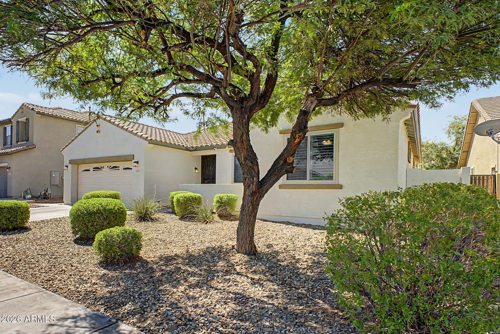 2217 W ALICIA Drive, Phoenix, AZ 85041 — photo 4 of 47