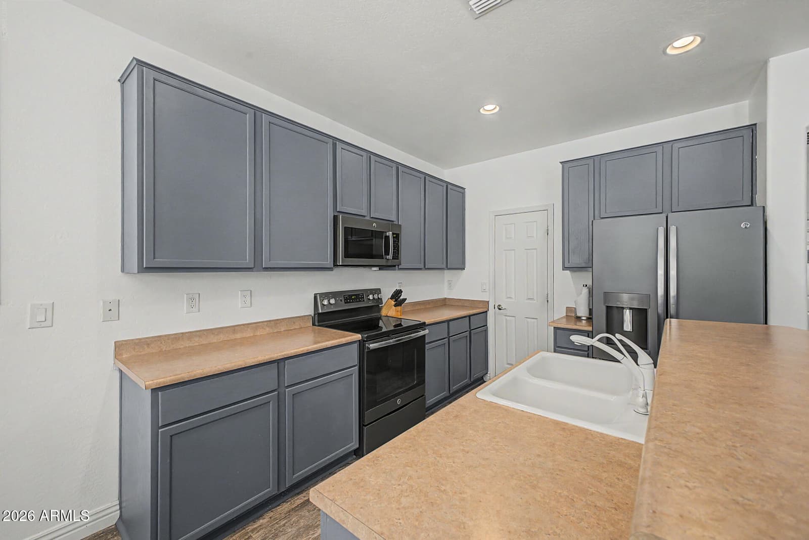 2217 W ALICIA Drive, Phoenix, AZ 85041 — photo 15 of 47