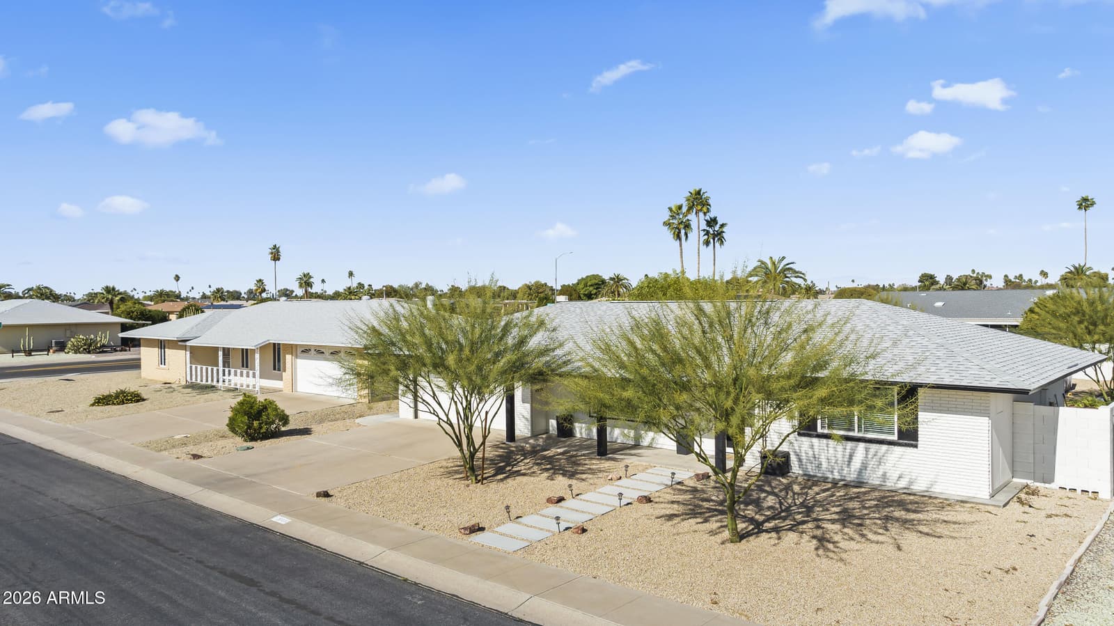 10132 W OAK RIDGE Drive, Sun City, AZ 85351 — photo 3 of 40