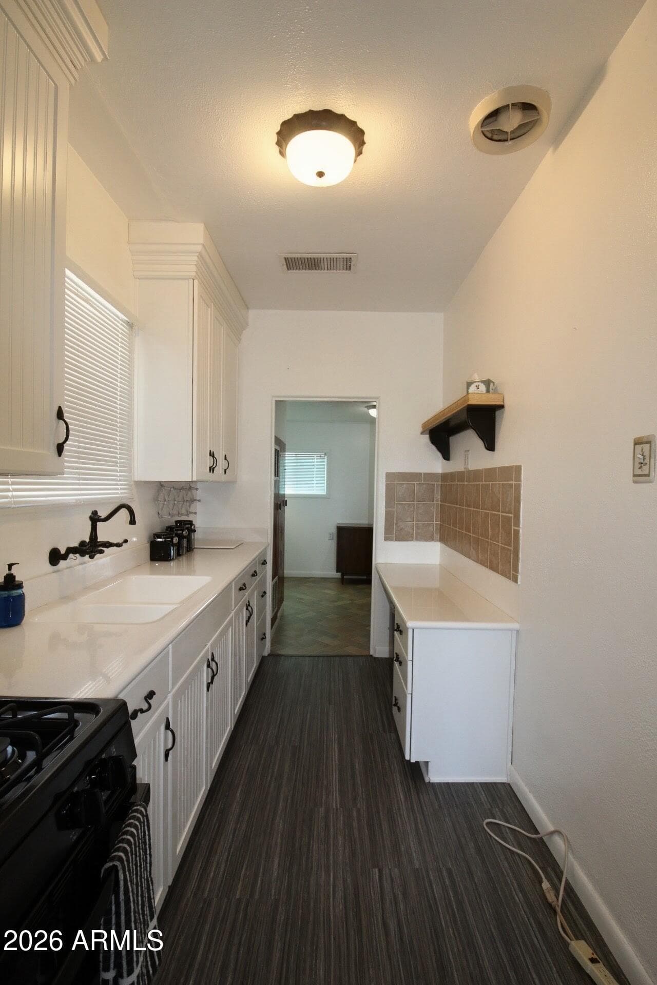 329 S THIRD Street, Globe, AZ 85501 — photo 12 of 32