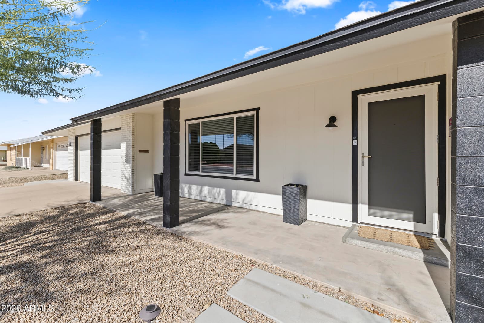 10132 W OAK RIDGE Drive, Sun City, AZ 85351 — photo 5 of 40