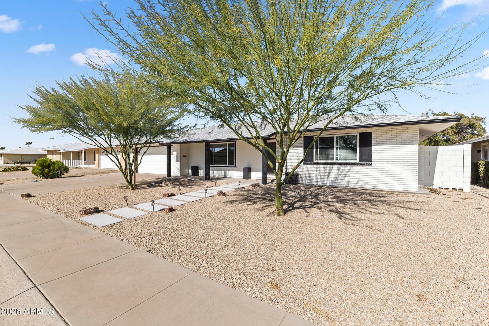 10132 W OAK RIDGE Drive, Sun City, AZ 85351 — photo 4 of 40