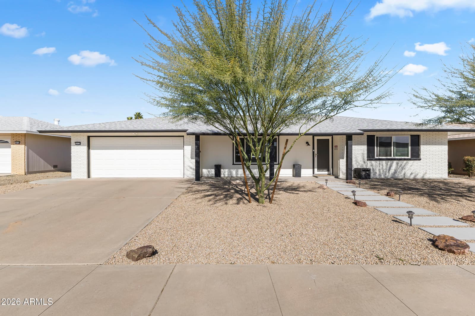 10132 W OAK RIDGE Drive, Sun City, AZ 85351 — photo 2 of 40