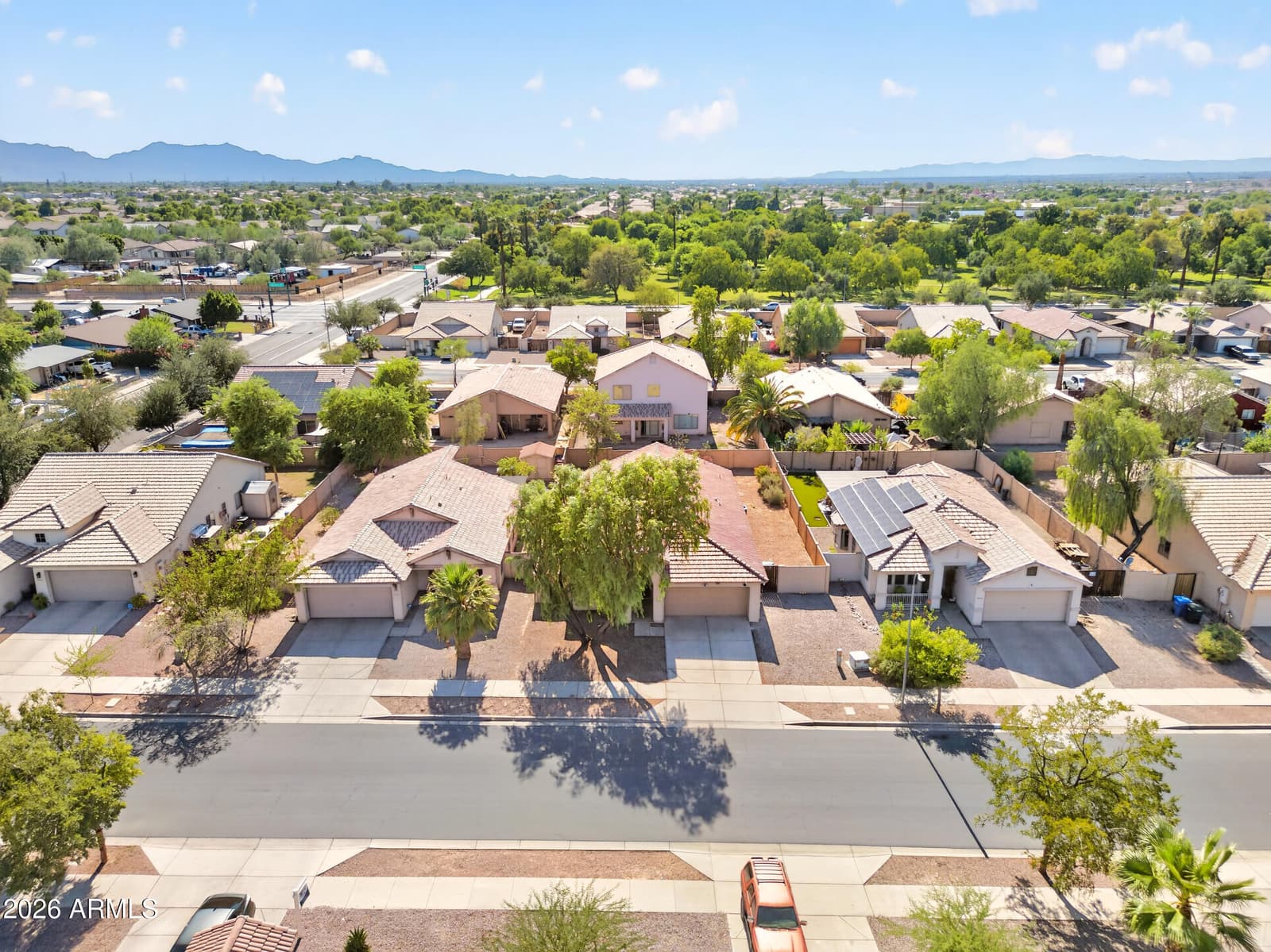 6632 S 18TH Drive, Phoenix, AZ 85041 — photo 2 of 34