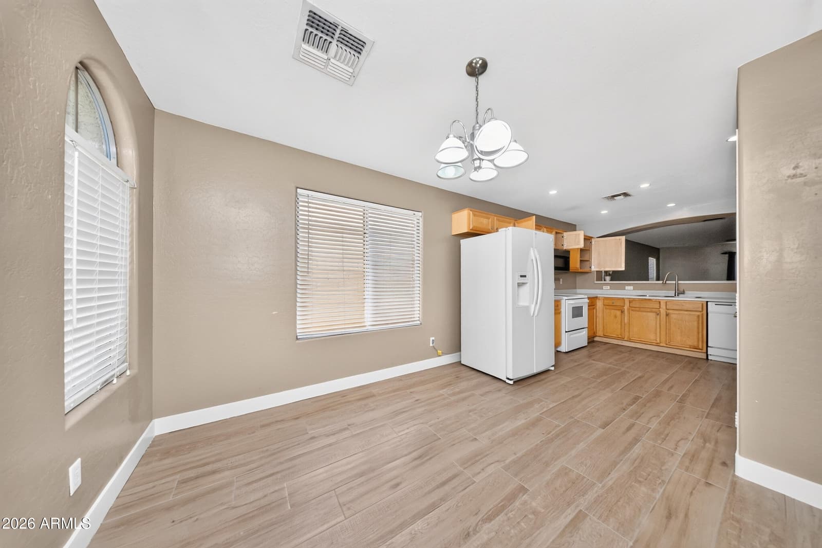 6632 S 18TH Drive, Phoenix, AZ 85041 — photo 10 of 34