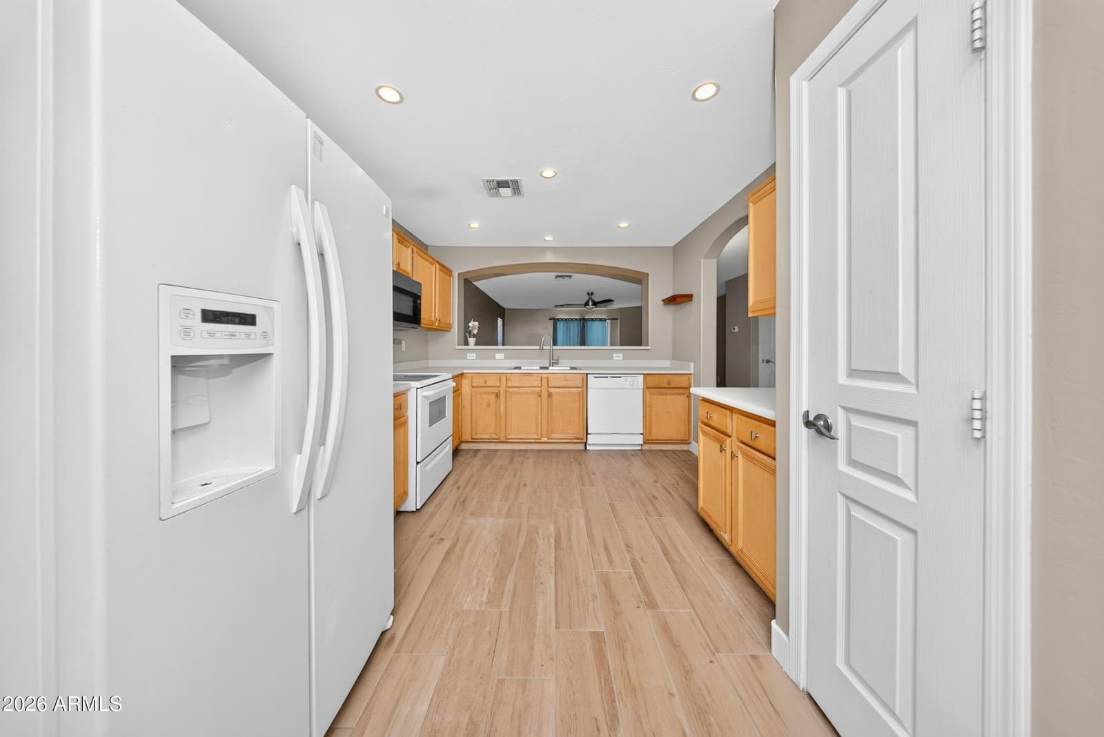 6632 S 18TH Drive, Phoenix, AZ 85041 — photo 11 of 34