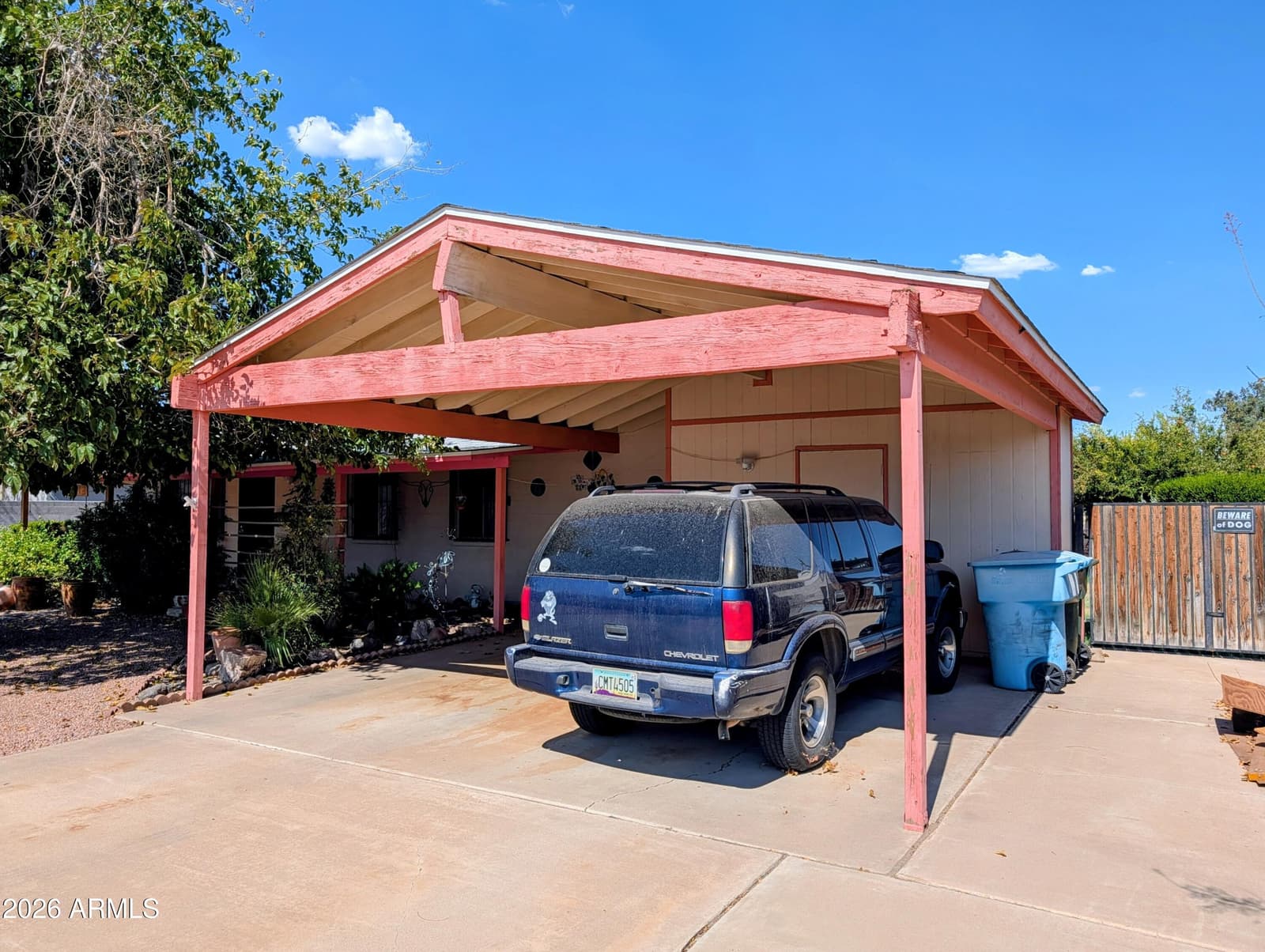 4213 N 73RD Lane, Phoenix, AZ 85033 — photo 5 of 26
