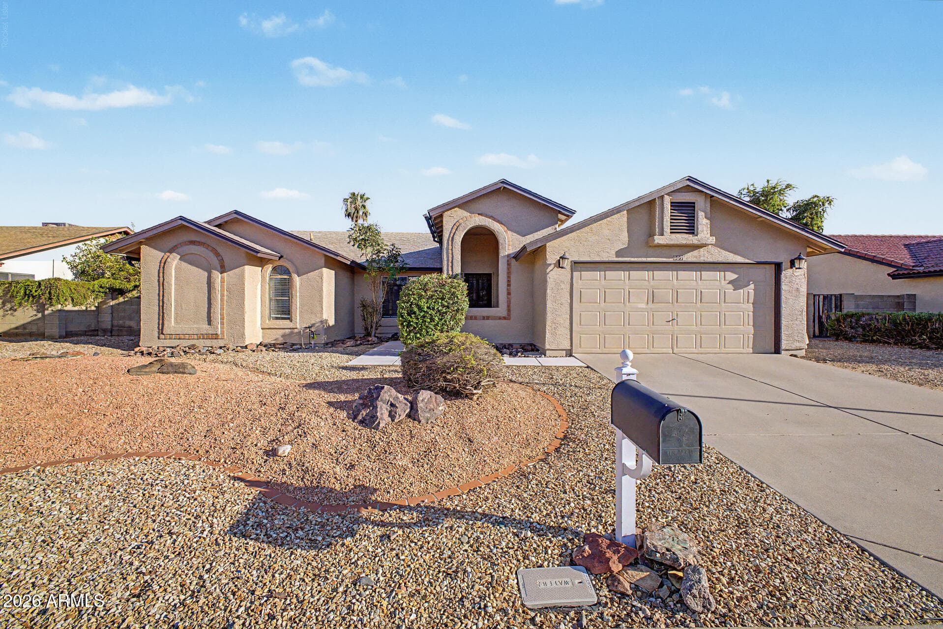 807 E AIRE LIBRE Avenue, Phoenix, AZ 85022 — photo 2 of 41