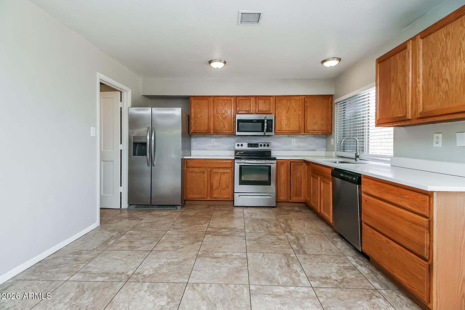 1121 W LAGUNA AZUL Avenue, Mesa, AZ 85210 — photo 10 of 21