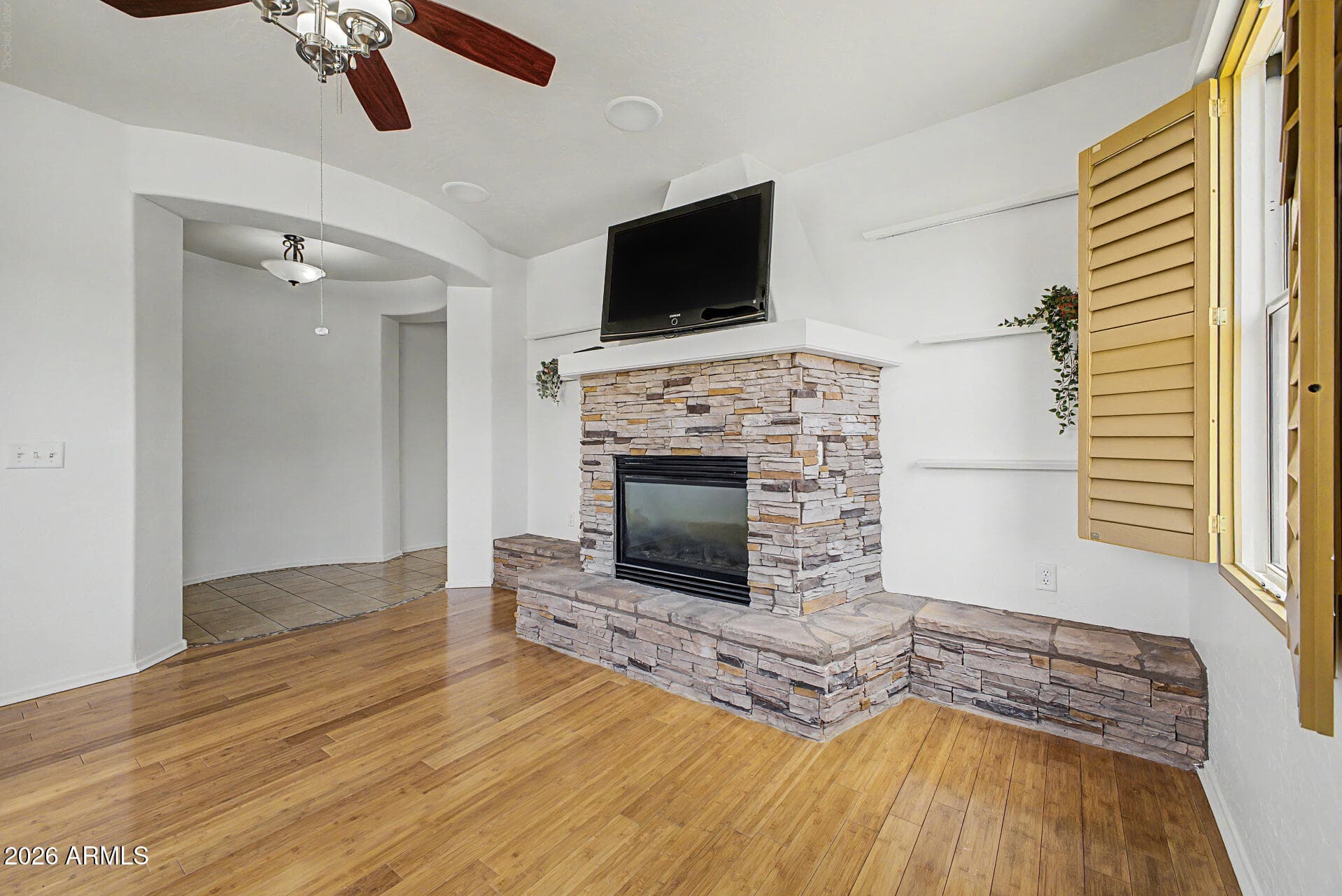 7307 N 73RD Drive, Glendale, AZ 85303 — photo 5 of 35
