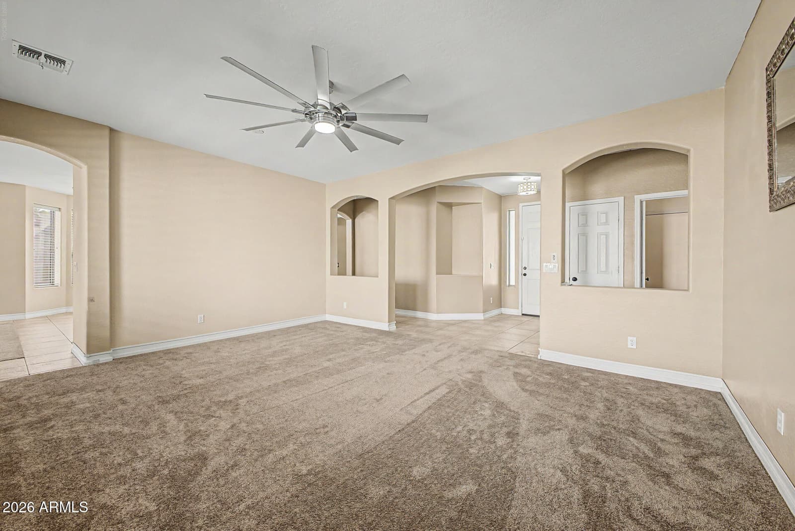 6611 S 25TH Drive, Phoenix, AZ 85041 — photo 5 of 27