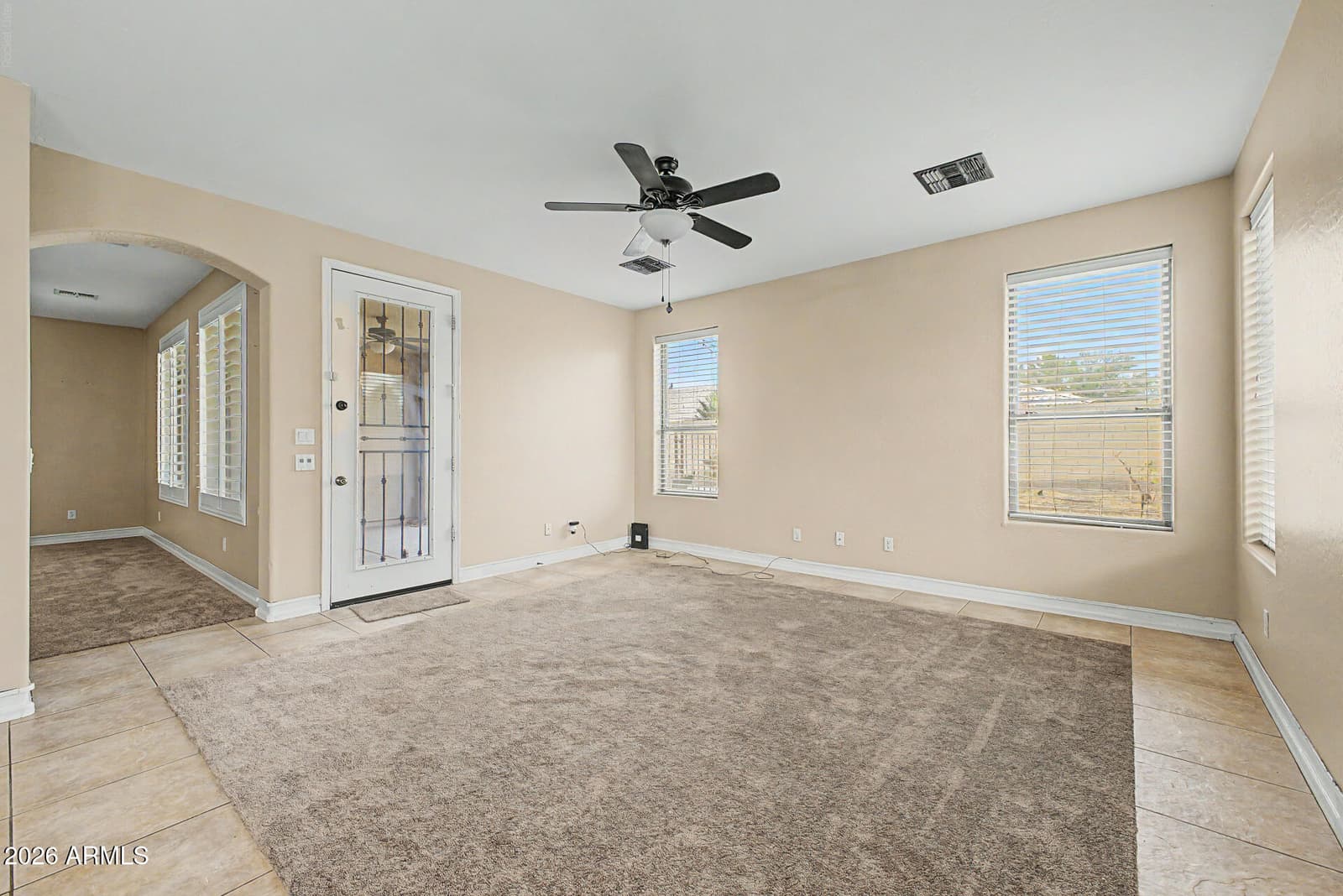 6611 S 25TH Drive, Phoenix, AZ 85041 — photo 7 of 27