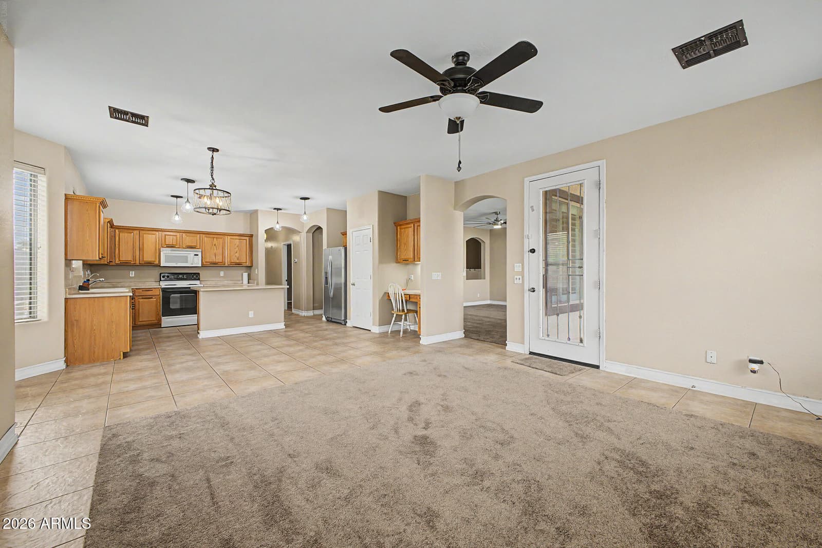 6611 S 25TH Drive, Phoenix, AZ 85041 — photo 8 of 27