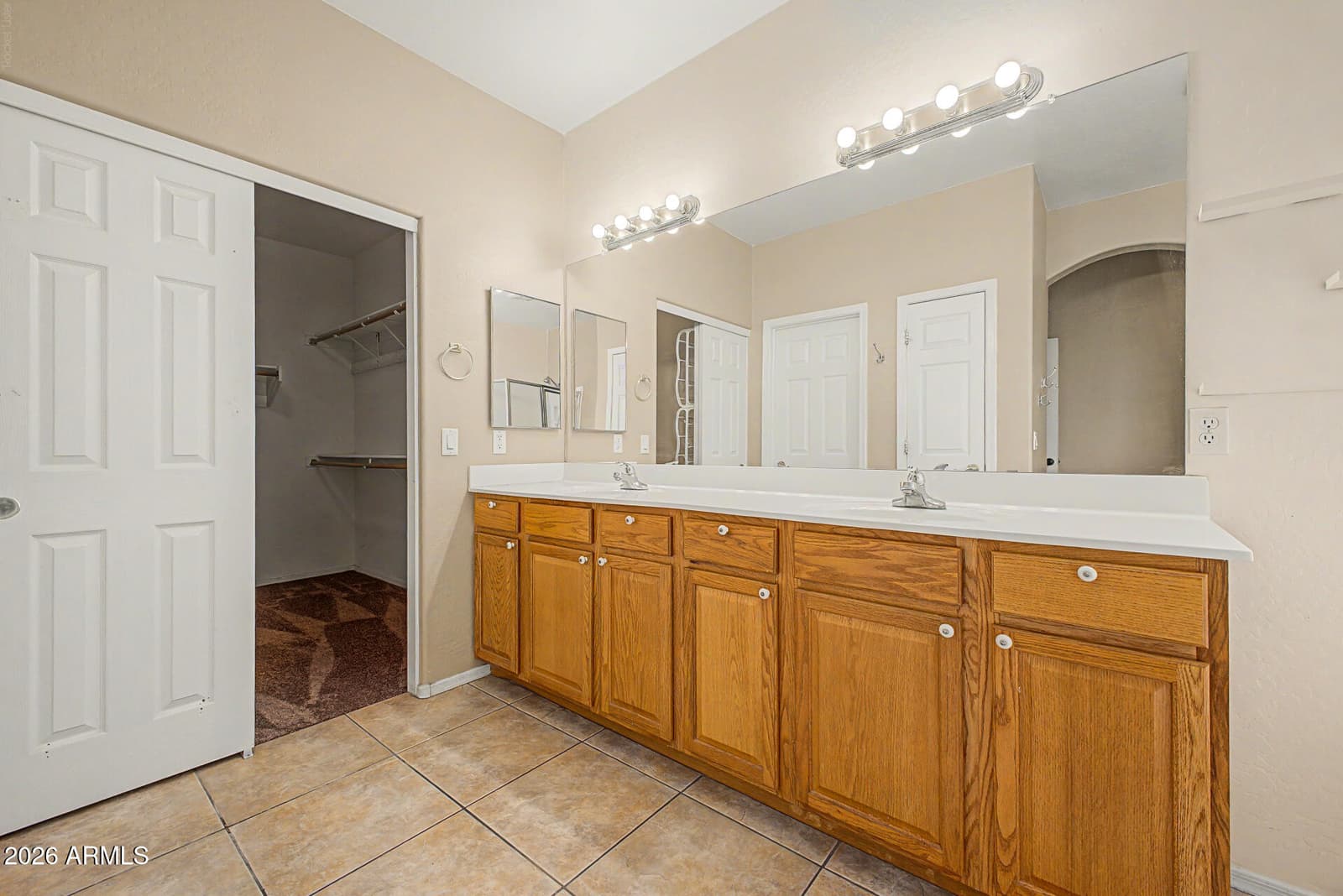 6611 S 25TH Drive, Phoenix, AZ 85041 — photo 16 of 27