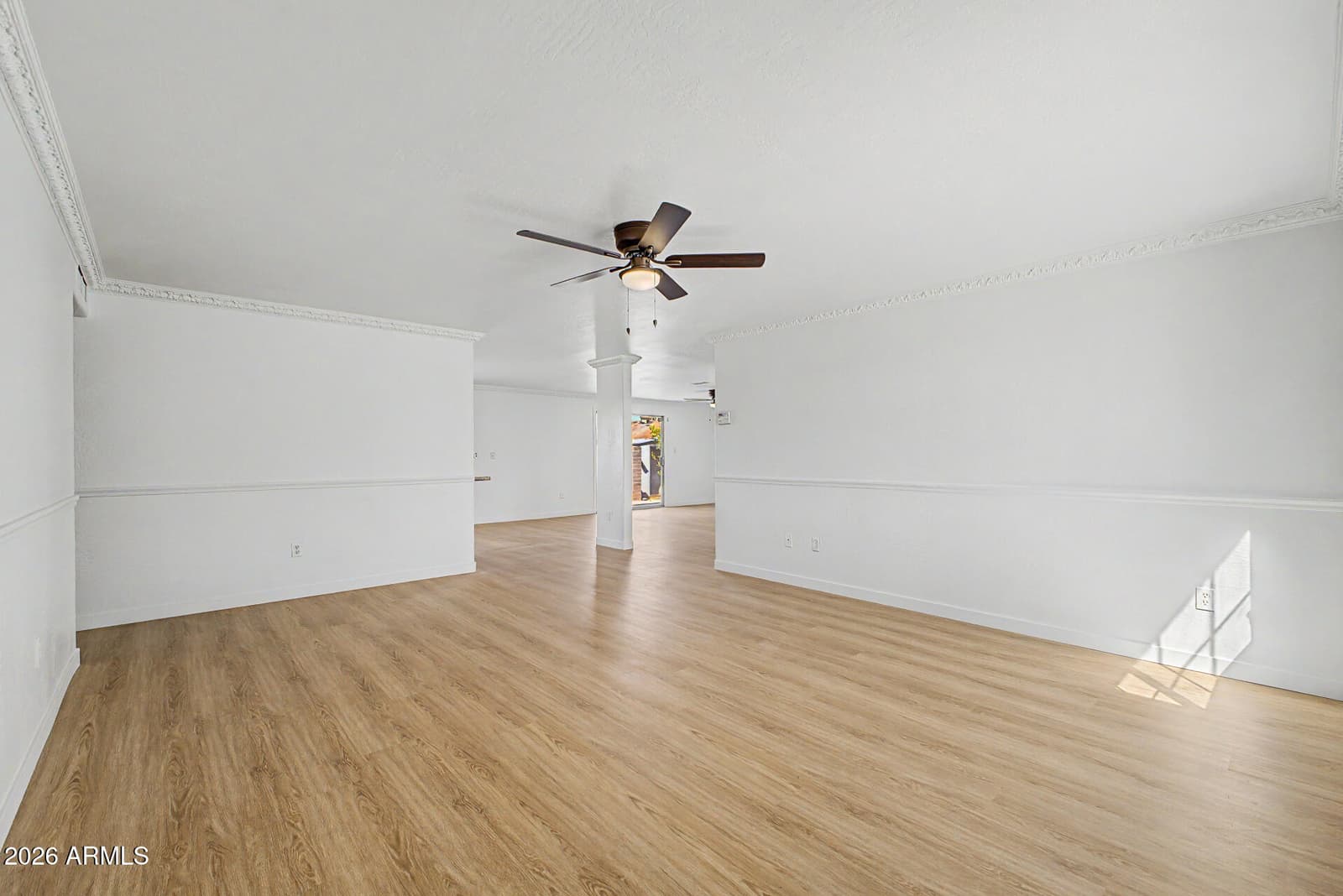 6142 W CYPRESS Street, Phoenix, AZ 85035 — photo 4 of 32