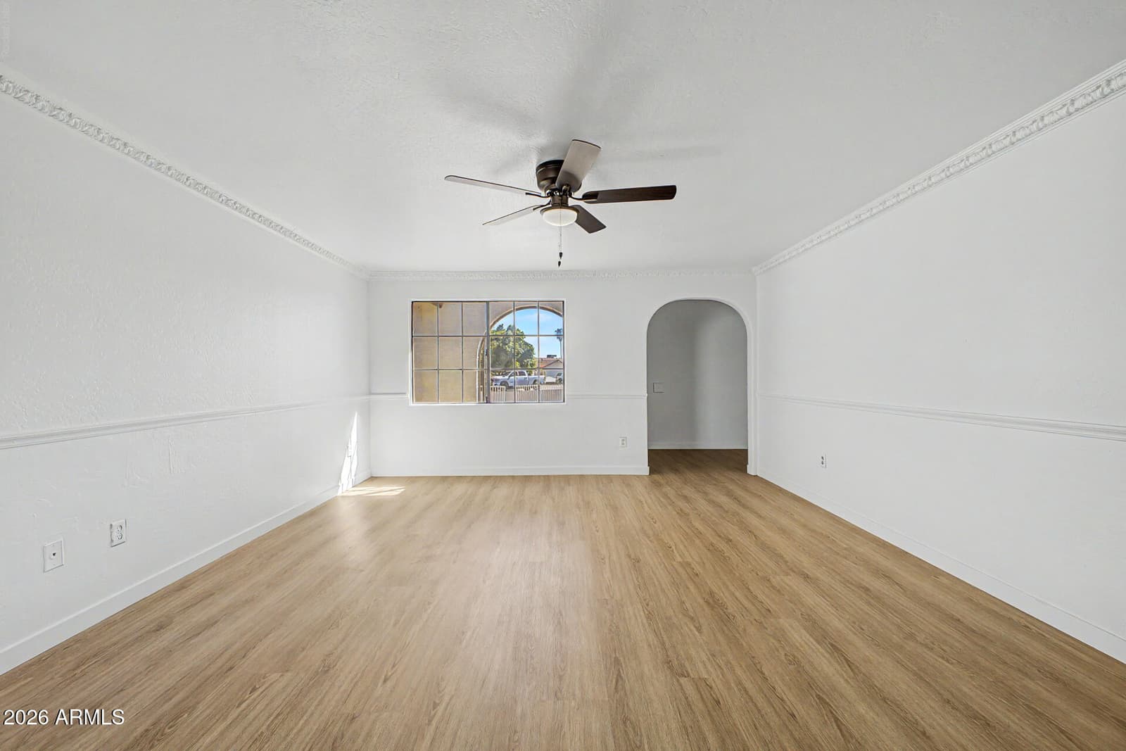 6142 W CYPRESS Street, Phoenix, AZ 85035 — photo 6 of 32