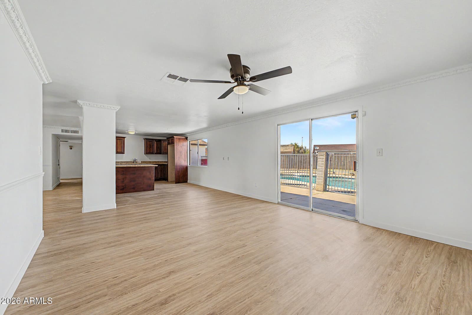 6142 W CYPRESS Street, Phoenix, AZ 85035 — photo 10 of 32