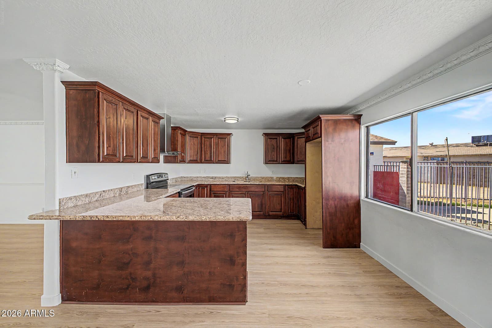 6142 W CYPRESS Street, Phoenix, AZ 85035 — photo 11 of 32