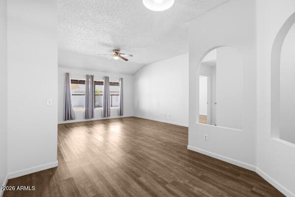 10111 W COLTER Street, Glendale, AZ 85307 — photo 3 of 16