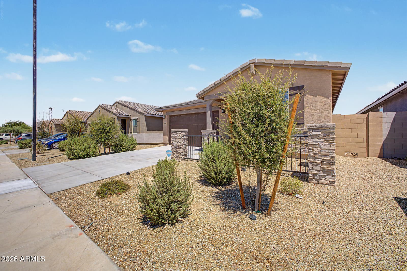 24246 W HOPI Street, Buckeye, AZ 85326 — photo 5 of 39