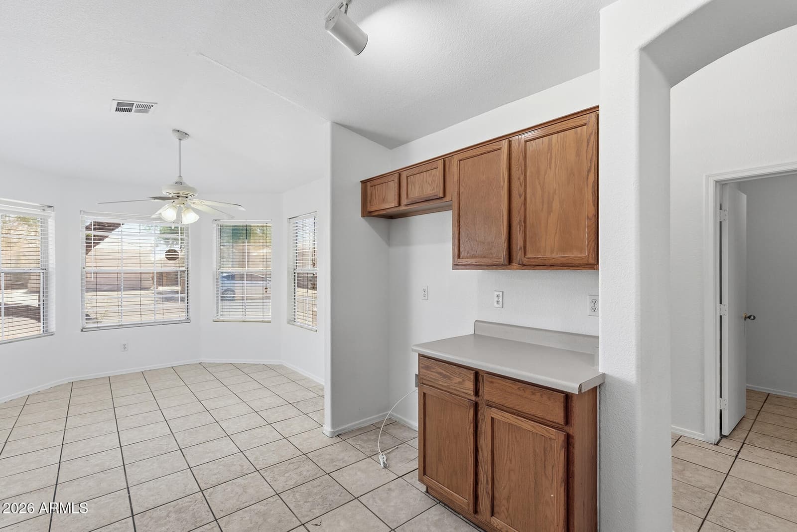 8950 W HOLLY Street, Phoenix, AZ 85037 — photo 8 of 31