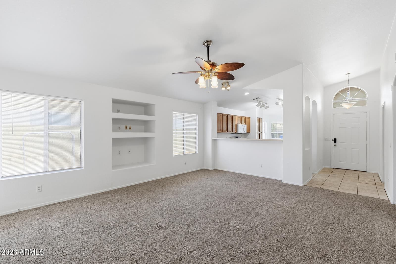 8950 W HOLLY Street, Phoenix, AZ 85037 — photo 9 of 31