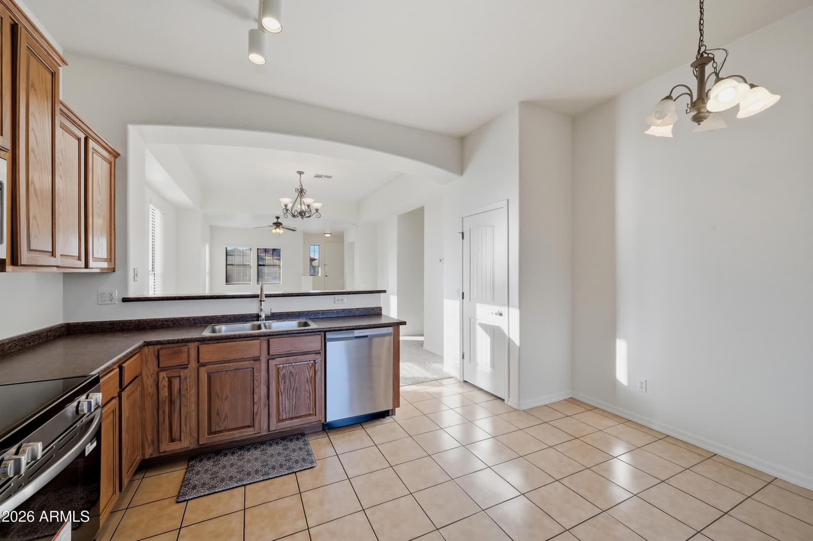 1457 W FLAMINGO Drive, Chandler, AZ 85286 — photo 11 of 33